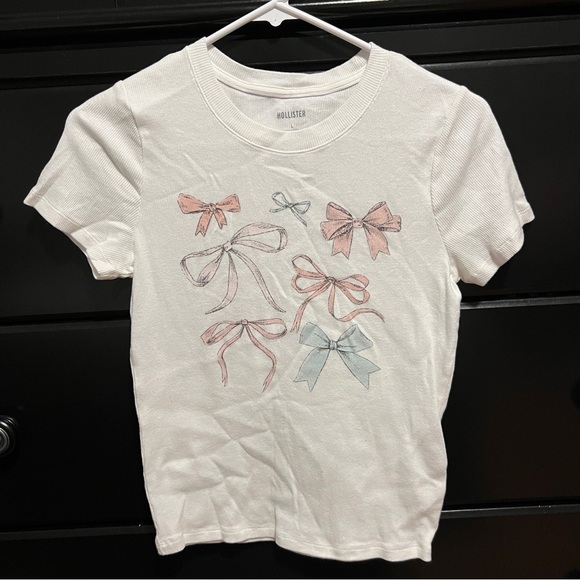 Hollister Tops - Hollister Bow baby tee